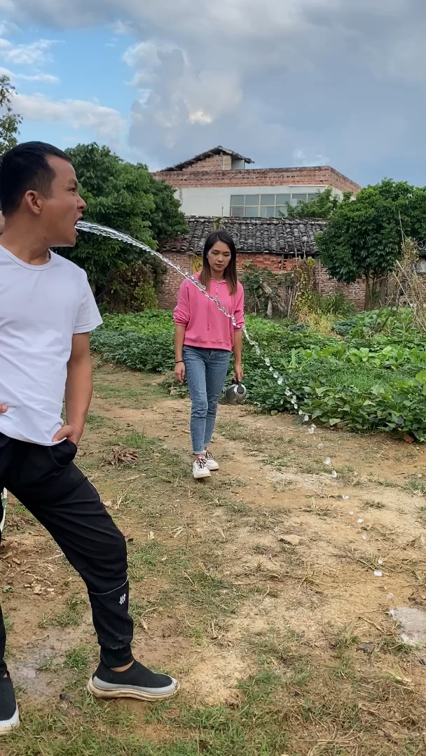 最新款人体水龙头只要五块钱就可以带回家～-度小视