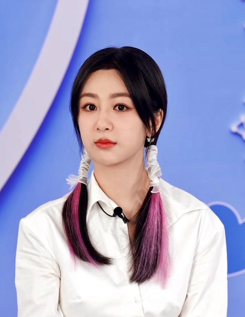 看杨紫梳着紫色双马尾,清纯可爱,美丽动人!#杨紫# #娱乐