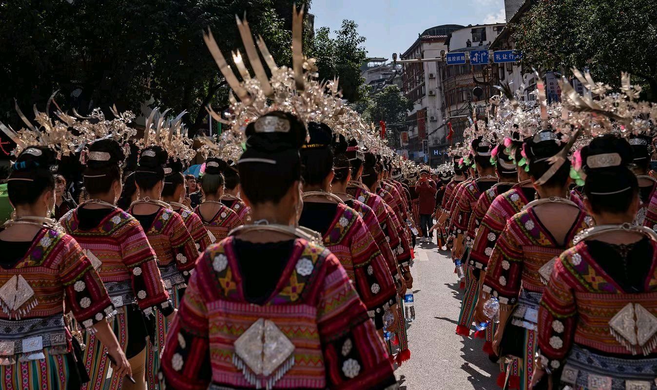 精彩現場:貴州雷山苗年巡遊方陣