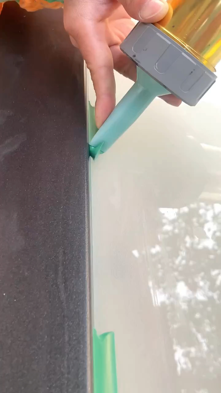 简单易学的门窗打胶技巧