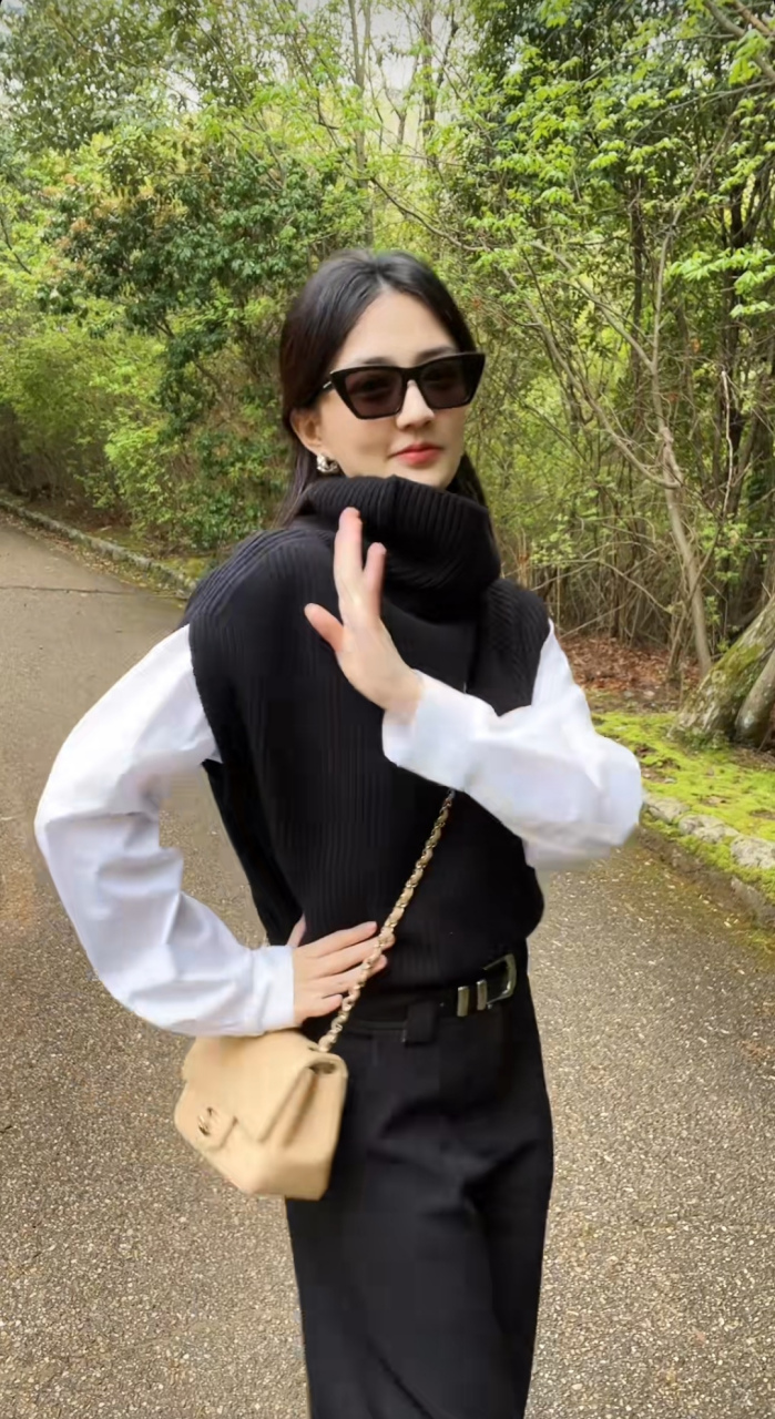 原来明星也有长的如此相似的,李一桐or徐璐,你能分清耸乔