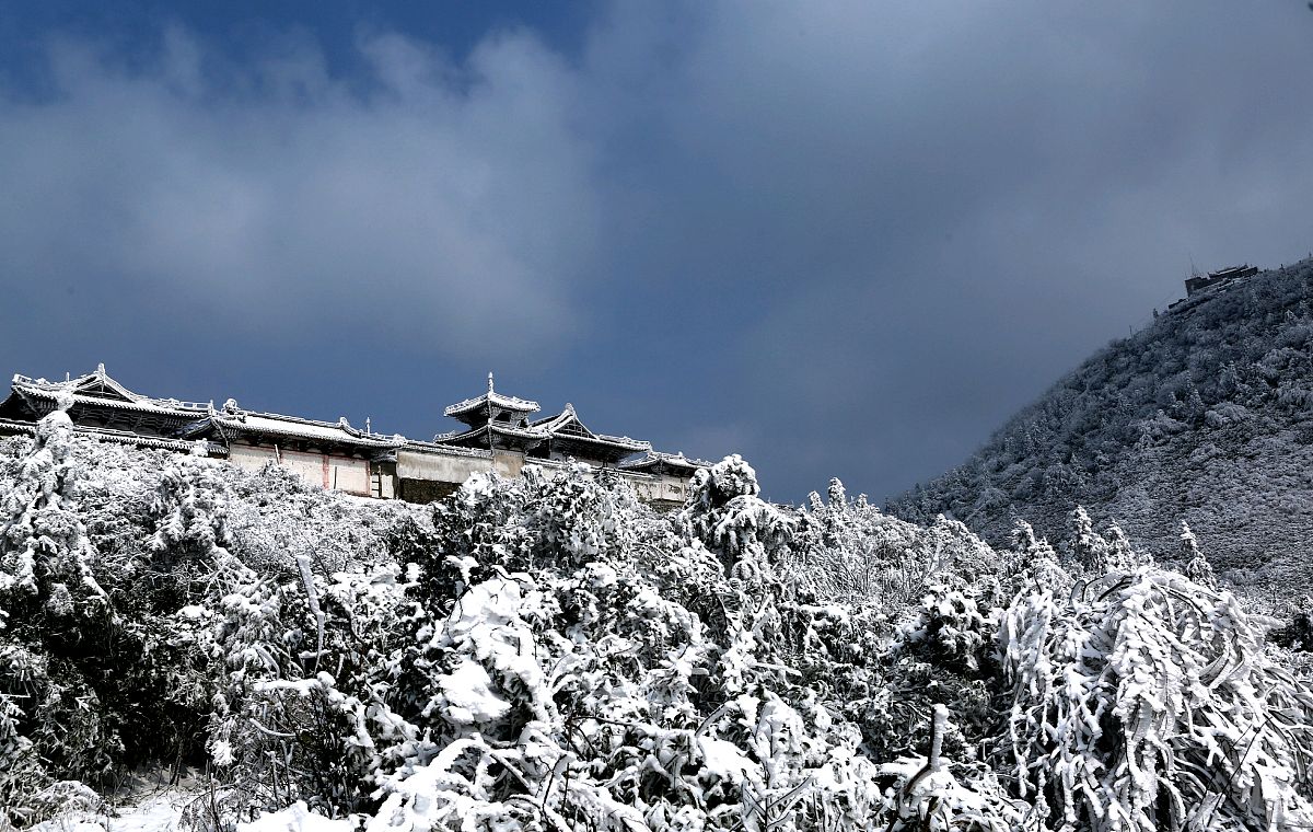 银装素裹华蓥山,听说1月和雪景更配哦