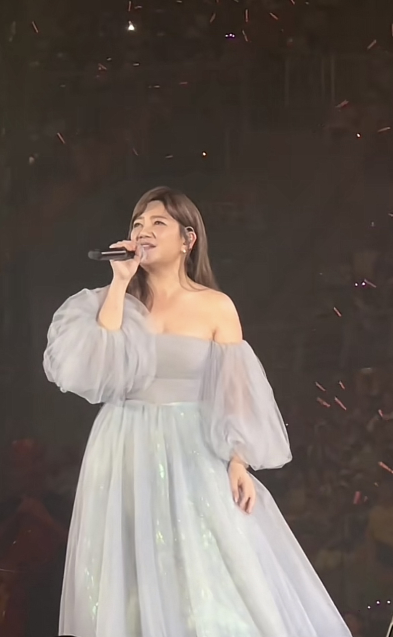 梁静茹辽宁演唱会,最近好像胖了一丢丢,不过唱功还是可以#梁静茹