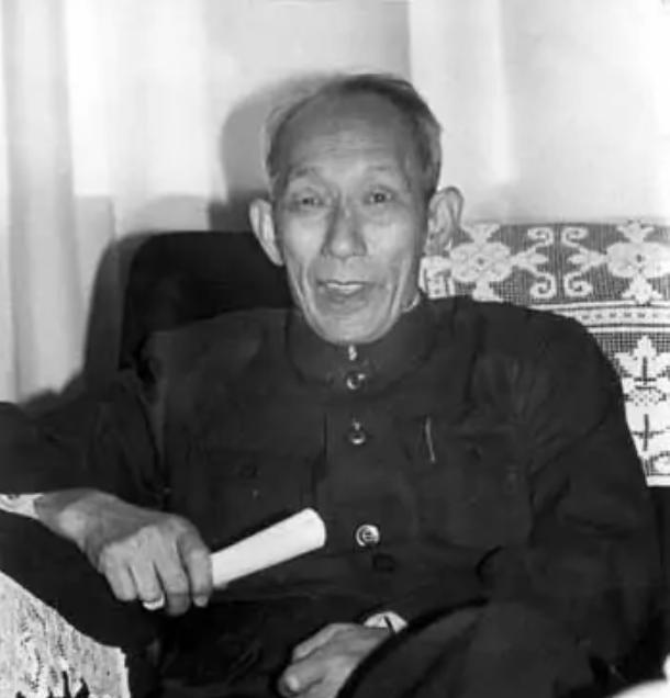 段克文歪曲事实,文强撰文怒斥:他军衔是假的