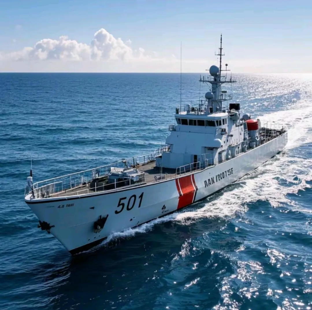 501型海警舰以052b型驱逐舰平台为基础缩水而来,长约153米,宽约17