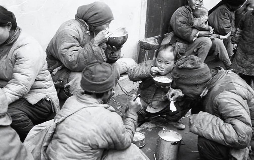 随着时代变迁,饮食的背后隐藏着深刻的社会变革和生活质量的提升