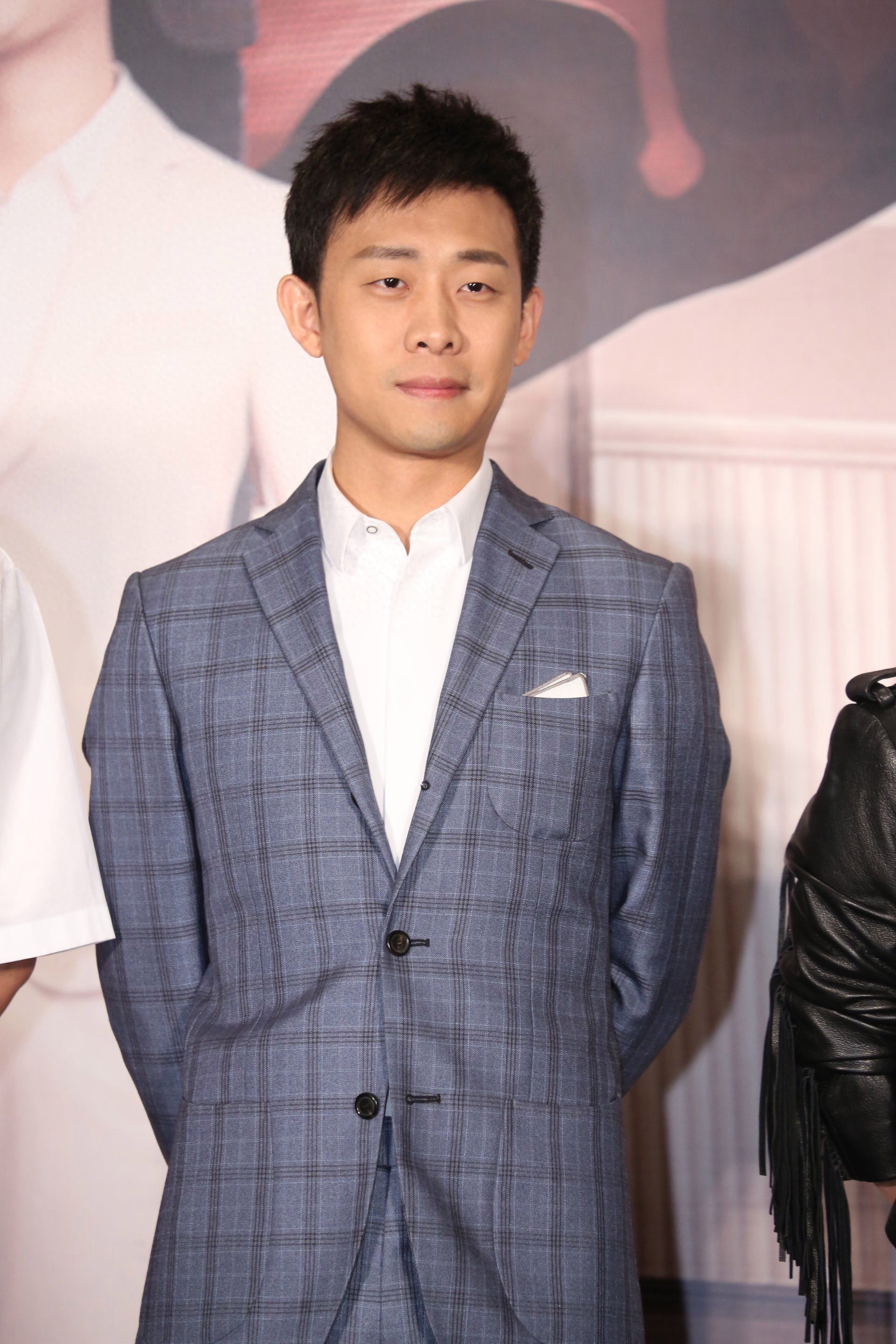 张译:苦守10年初恋未果,成名后闪婚二婚女人,他到底经历了什么?