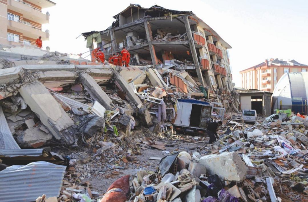 回顾:地震时,低楼层和高楼层哪个安全性更高?从楼房倒塌原因讲起