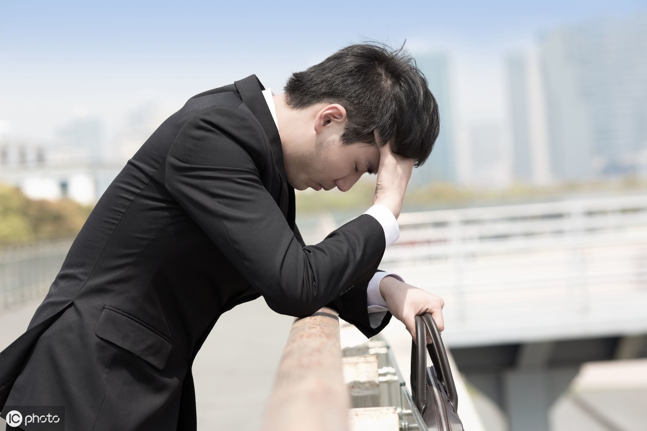揭秘:城府深的男人动了情是什么样?