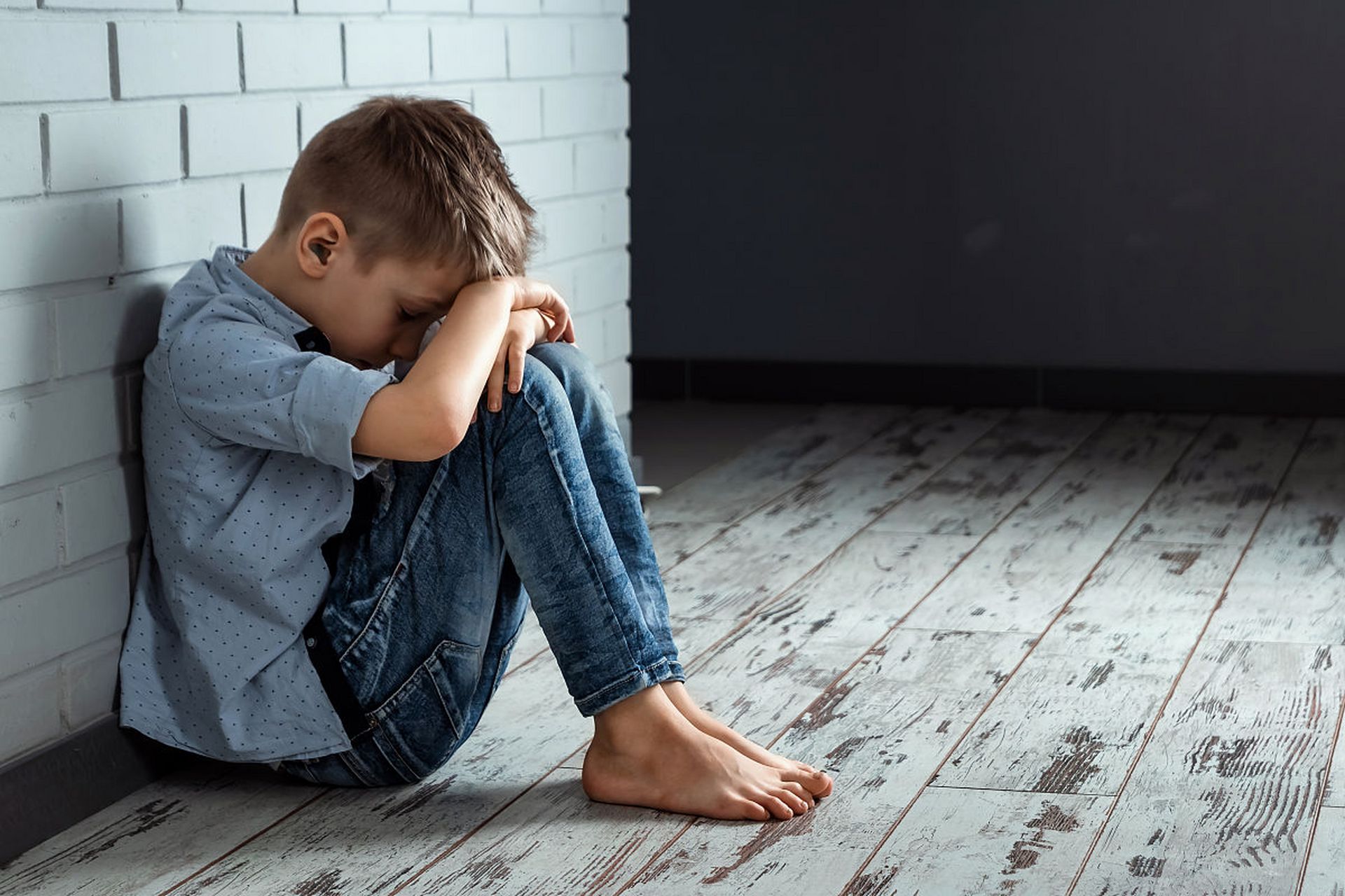 孩子自卑的根源找到了!是不是你在这四方面太"吝啬"了?