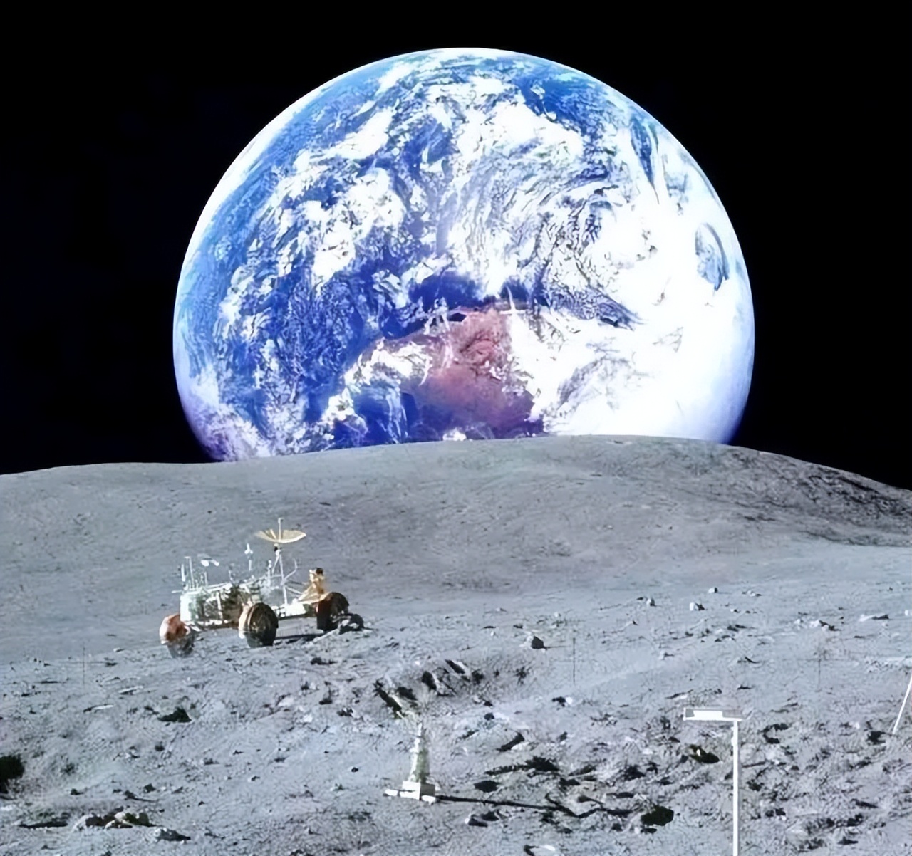 距离38万公里,宇航员站在月球上看地球,为什么会感到害怕?