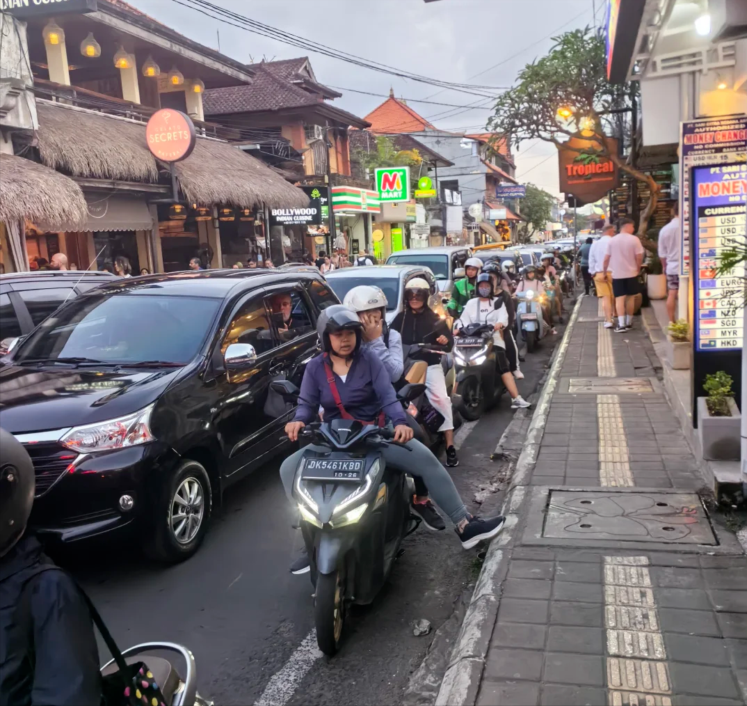 印尼考察体验:刚下飞机,我就被恶心到了