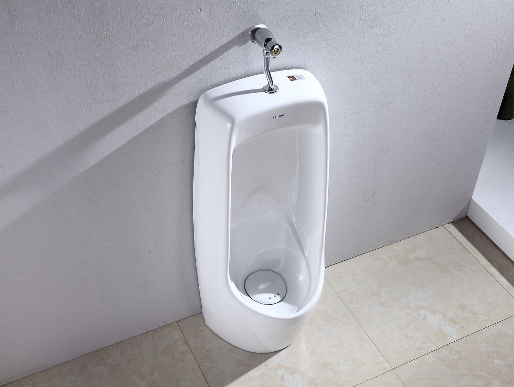 看小便就知身体情况?医生:状态健康的,小便通常呈淡黄色或透明