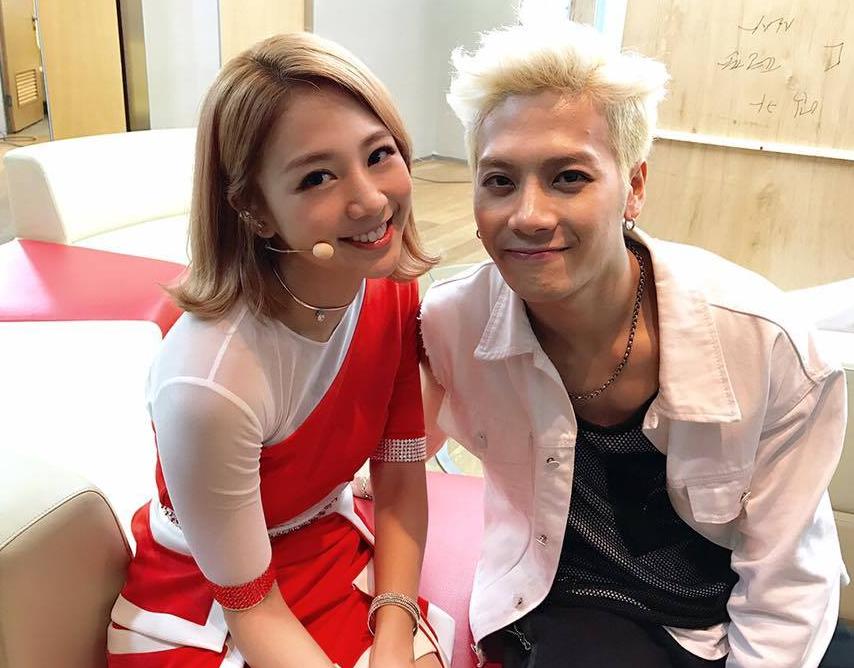 “鬼鬼”吴映洁官宣当妈，晒孩子脚丫及孕肚照，但未公布孩子父亲