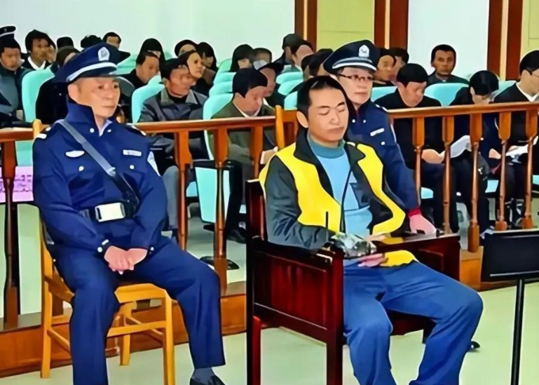 "我帮你顶罪,你睡我老婆?