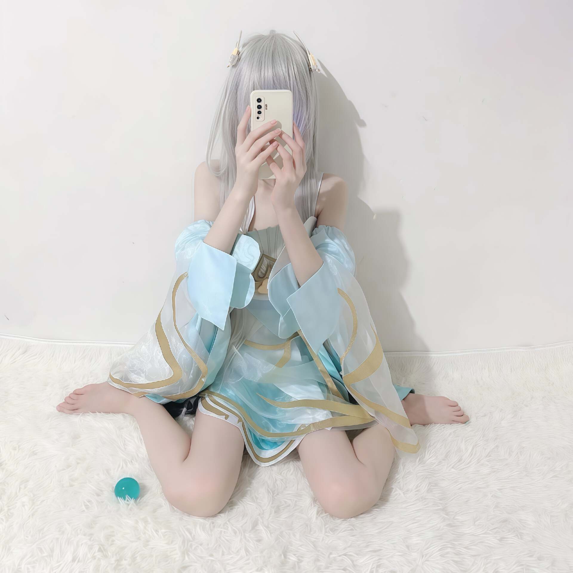 cos:这就是"天下第一小萝莉"?太可爱了,娇小玲珑的玉足玉腿