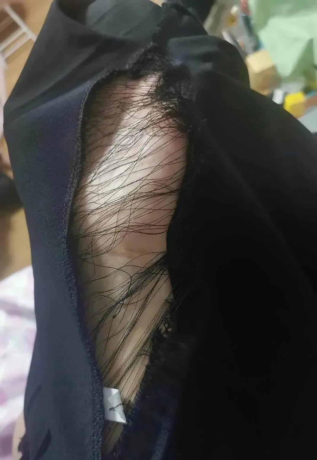 穿着破了个大口子的裙子就出门了,居然没有一个人提醒我!