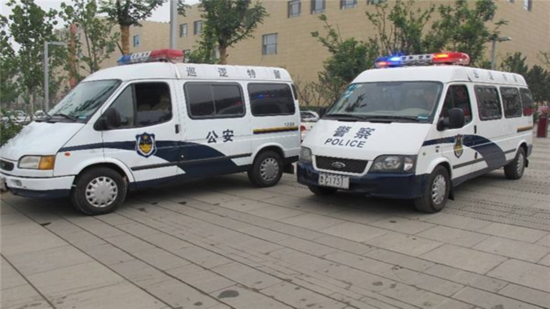 警车车型轿车 警车车型轿车