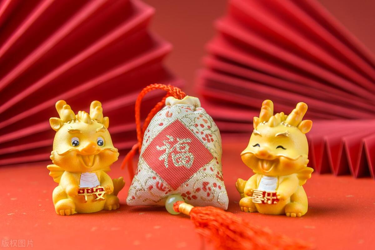 生肖龙今年桃花运势(生肖龙的人2021年的桃花运)