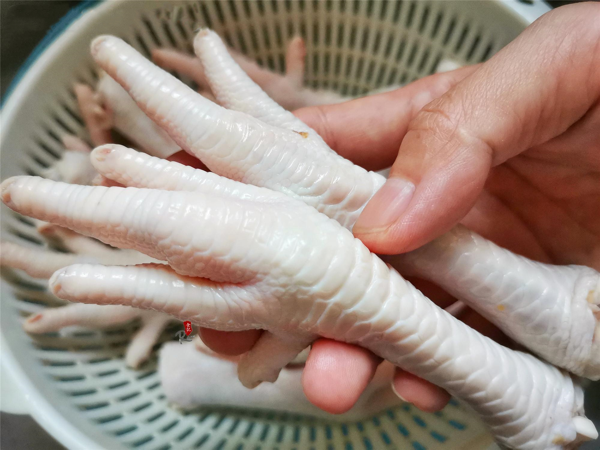 回顾:市场上源源不断的鸡爪从哪来的?吃得安不安全?看完明白了