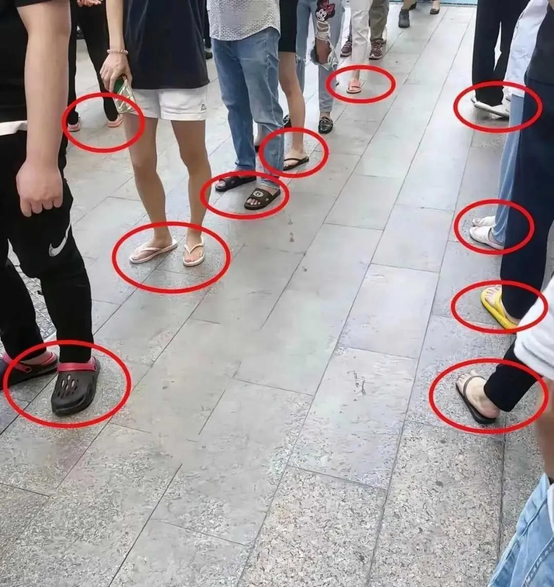 今天公司饭堂打饭排队期间,我突然看见排队的都是隐形富豪,他们太低调