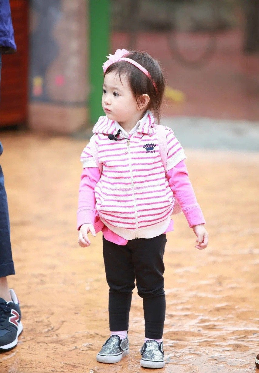 回顾:《爸爸回来了》萌娃现状,甜馨女大十八变,奥莉也是大变样