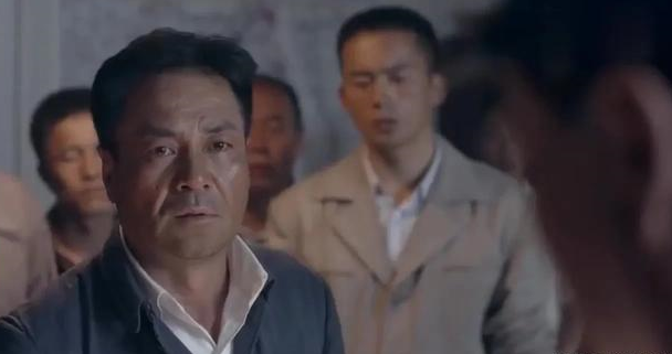 《平凡的世界》:苗凯不提拔他的秘书,原因是秘书太蠢!