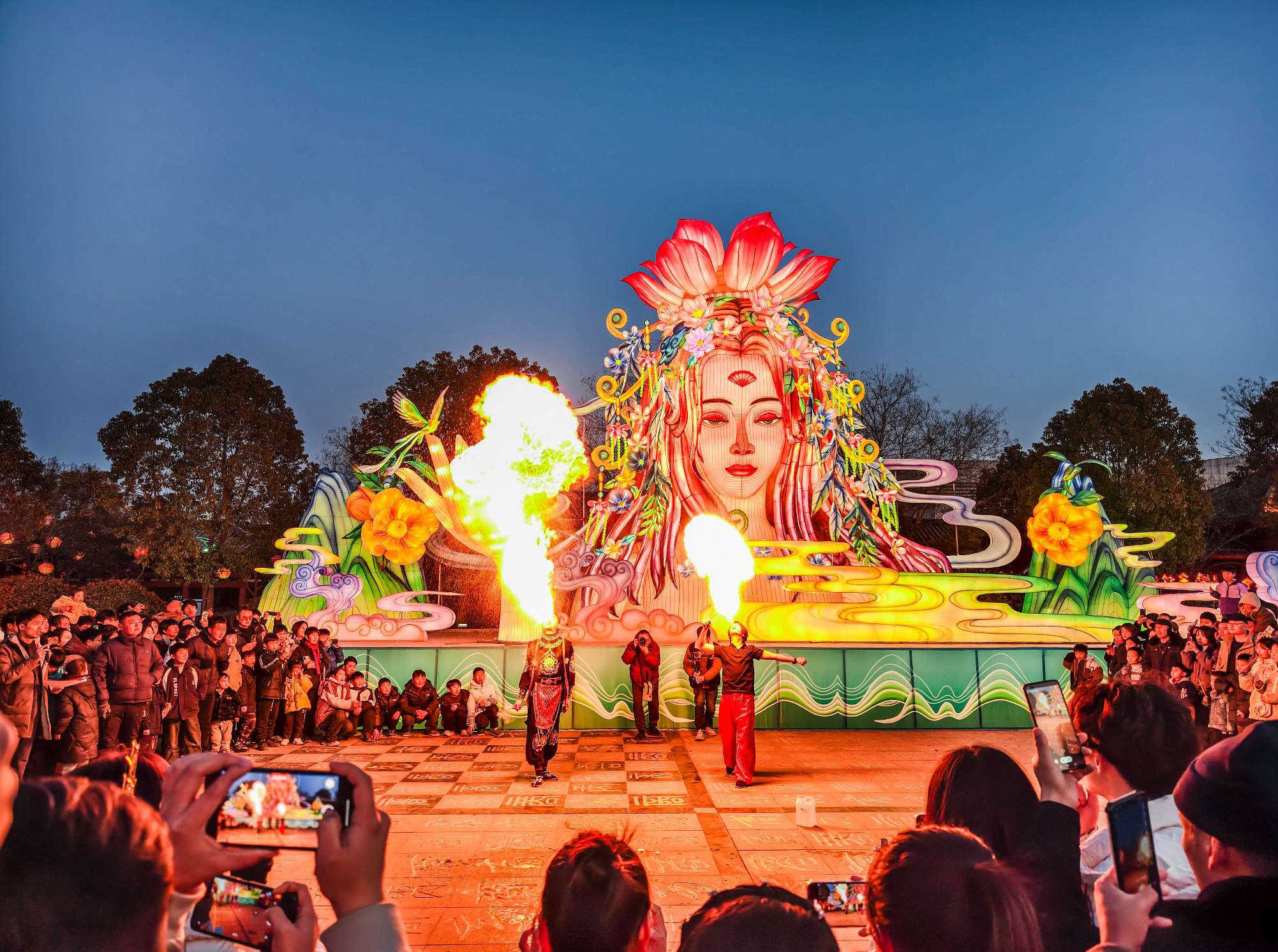 春节的序曲即将响起,来商丘过年,你可以看庄重肃穆的火神祭祀,逛热闹