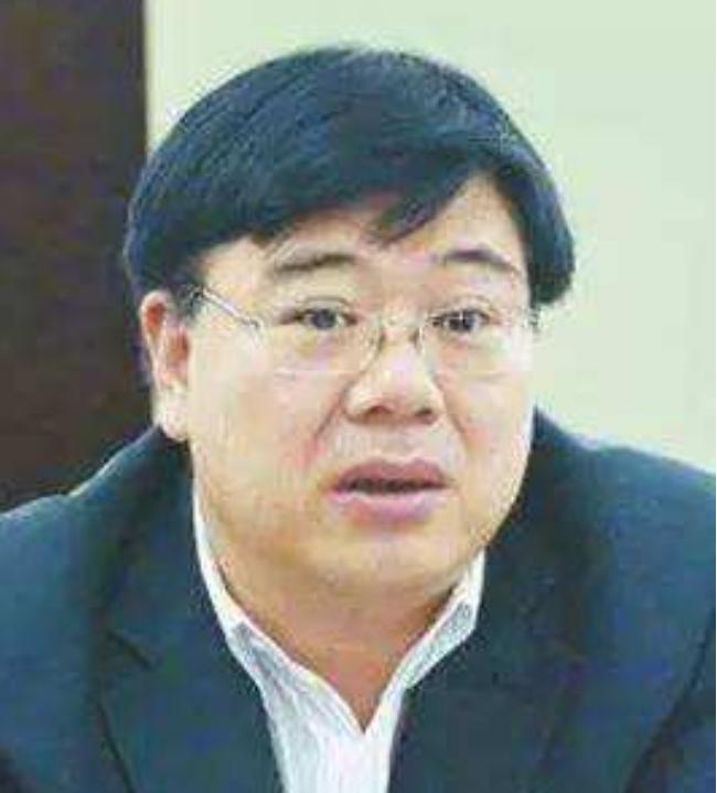 回顾:湖南黑老大"文三爷"声称在湖南无人敢抓他,公安都得听他的