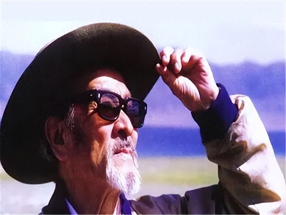 1941年,王洛宾回到兰州的家,出轨的妻子问他:今晚,你住哪儿?