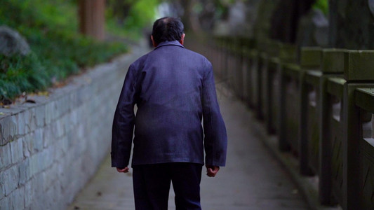 独居老人的300万遗产归属国家