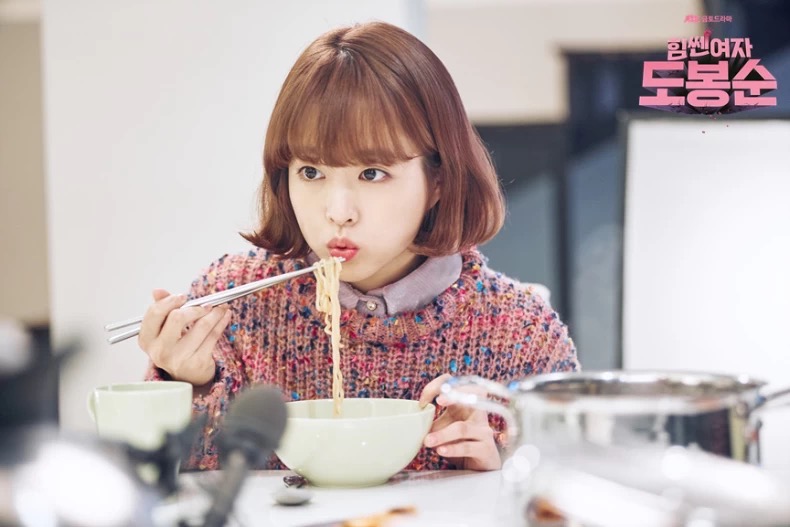 出道18年封后也不休息!奇幻剧专业户朴宝英《照明商店》演护理师