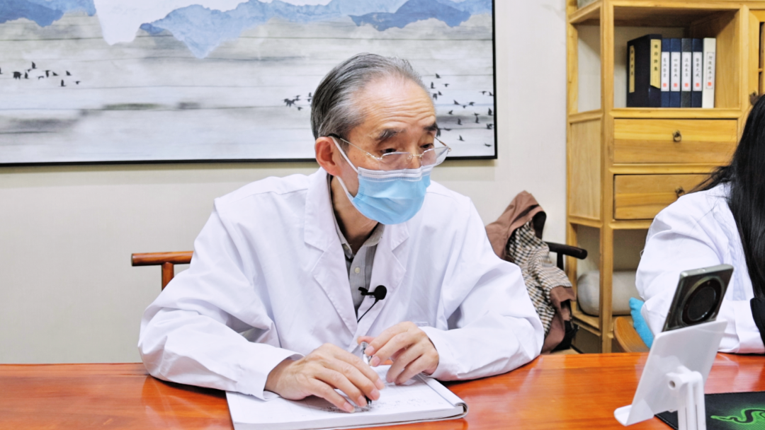 但在近期一次体检中发现左肺上叶出现两个结节,最大的有8mm