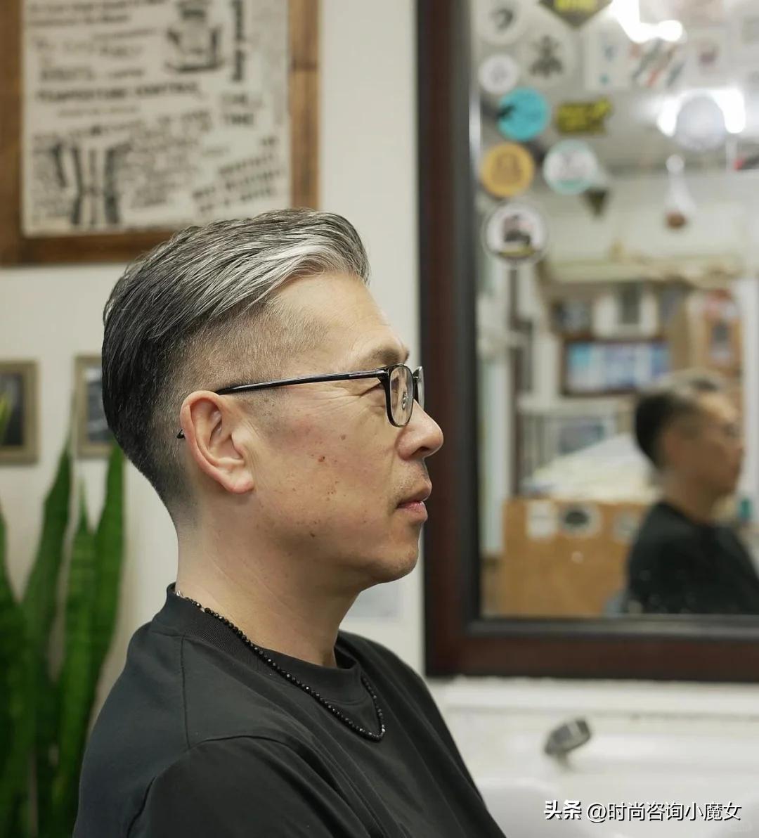 中年男人常见的6种"油腻发型",显老又显土,快看是你吗?