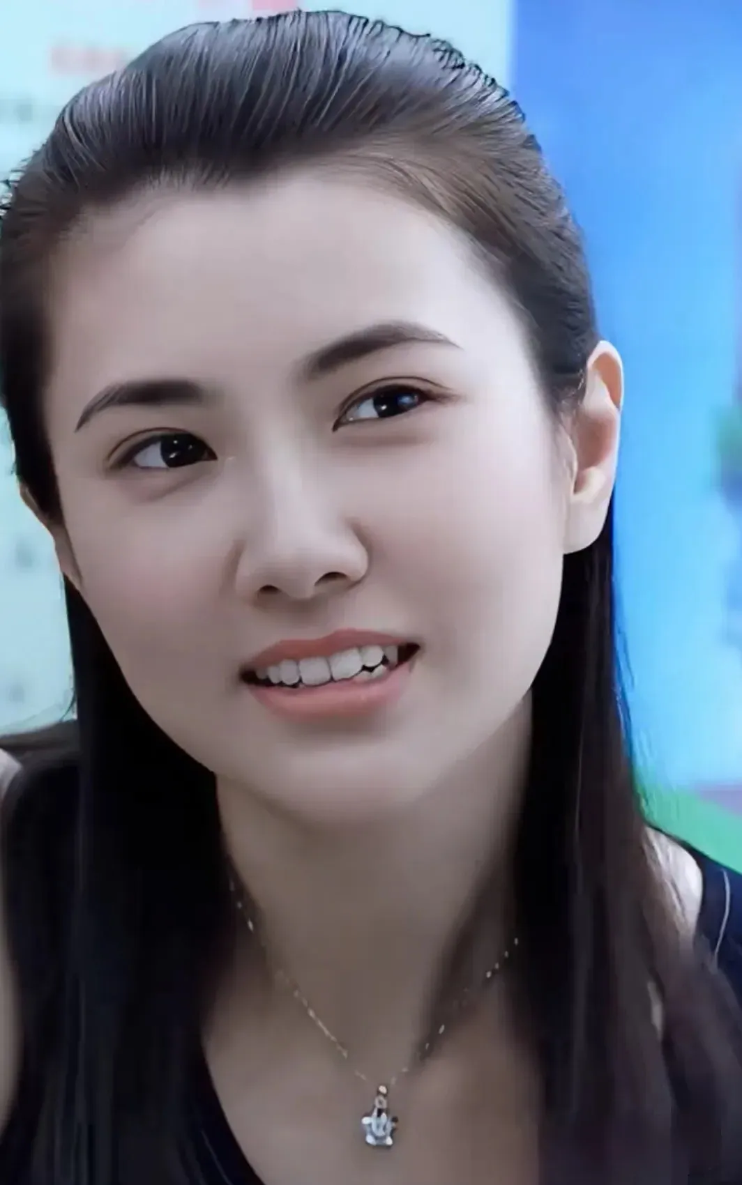 她就是那位在剧中展现了非凡魅力的女演员,凭借出色的外貌和演技赢得
