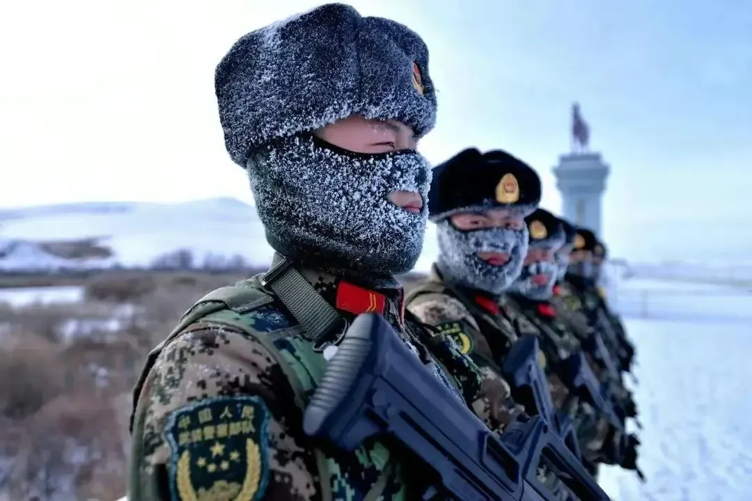 阖家欢乐过大年,不要忘记那些依然坚持在边防站岗放哨的人民解放军