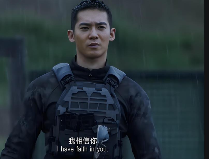 之前见过定档又因为各种原因撤档的档期调整,但最近几年,出现了一个新