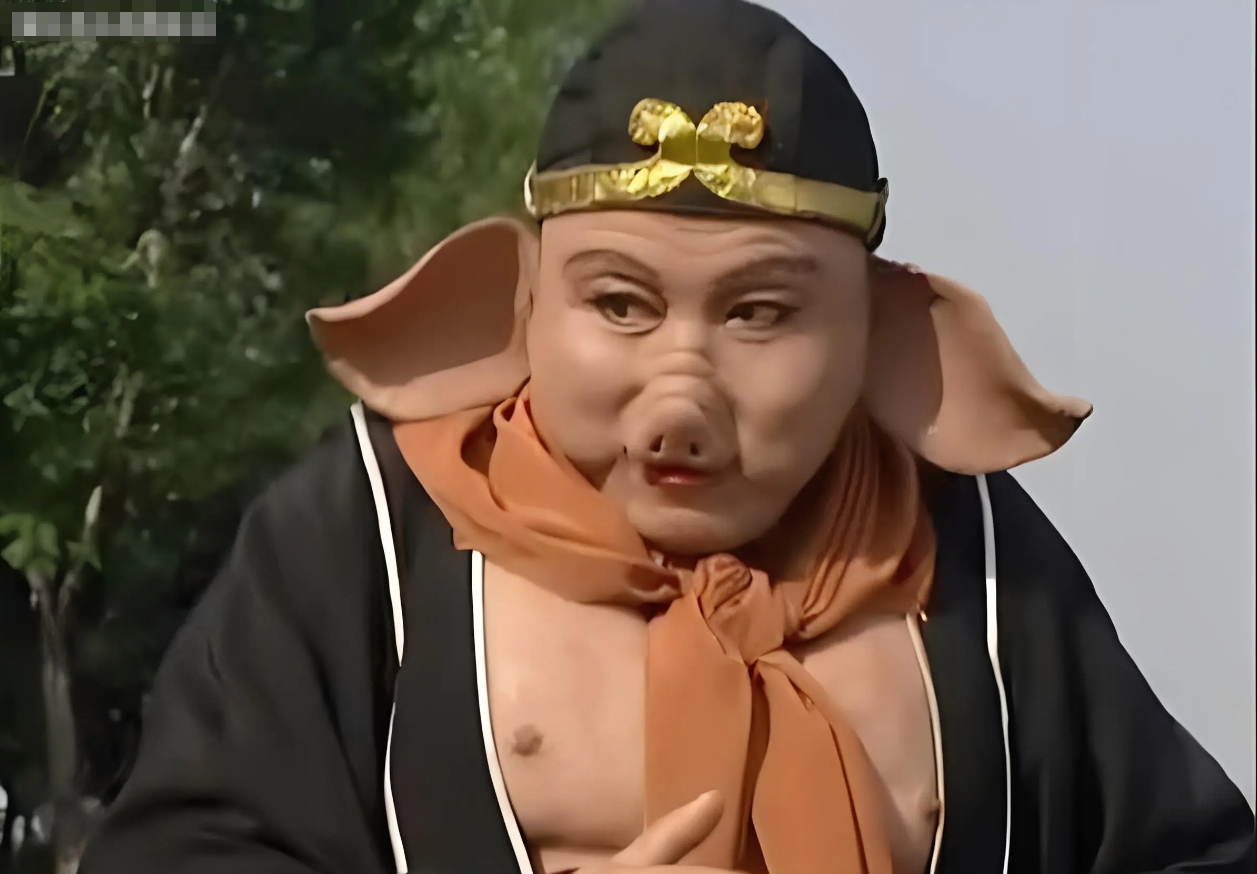 而猪八戒和孙悟空是从黄昏打到东方发白,打了整整一个晚上,最后还是