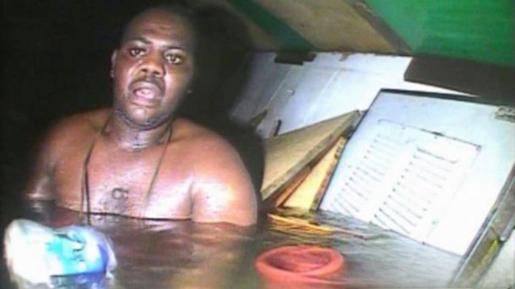 从深海生死线到新生:哈里森·奥克尼的传奇人生