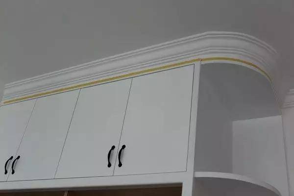 定制衣柜上石膏线的合理走线法:使用技巧大揭秘