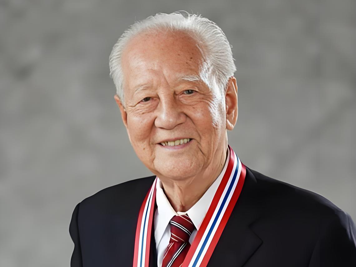 2月6日,共和国勋章获得者,中国核潜艇之父黄旭华辞世,全国上下一片