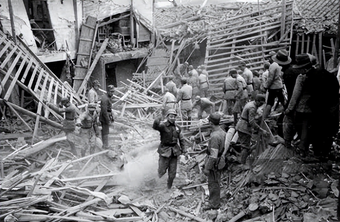 "这看似荒诞的问题,却触动了人们内心深