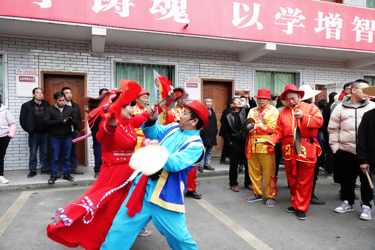 古蔺永乐街道:赏花灯 观民俗 庆元宵