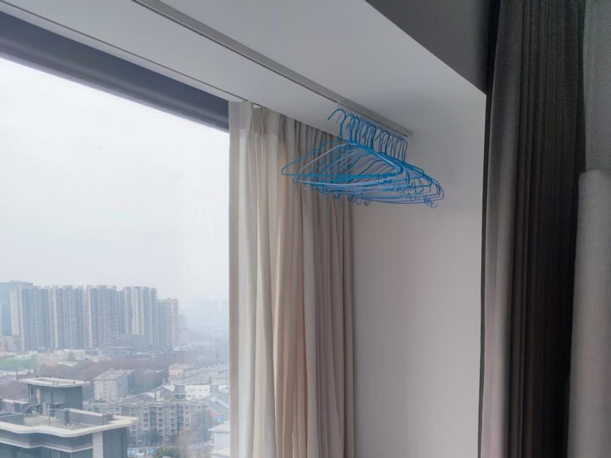 老公执意在飘窗设计晾衣区,我不同意!入住半年多,好坏参半