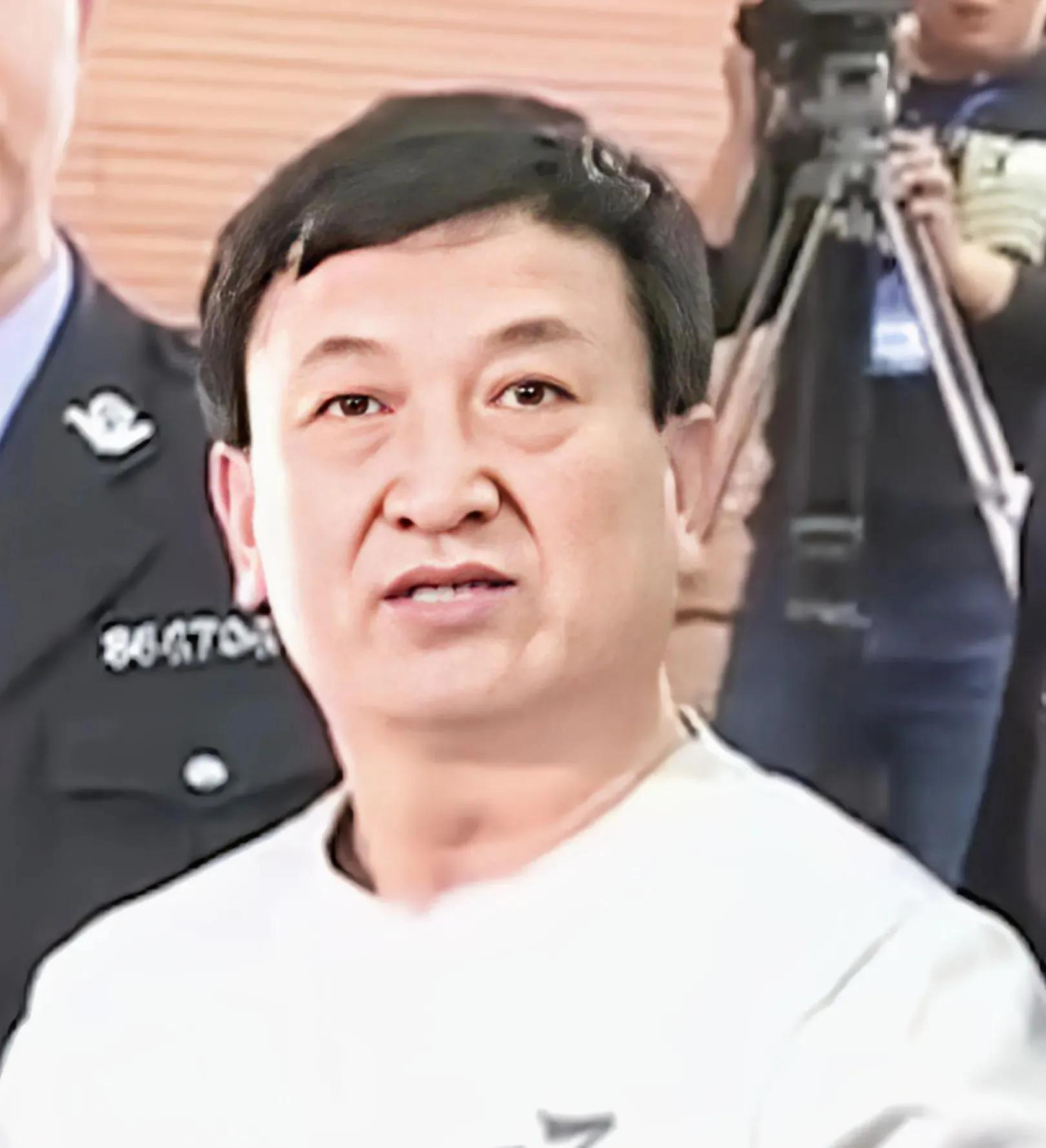 "  姚玉忠出生于内蒙古赤峰一个普通