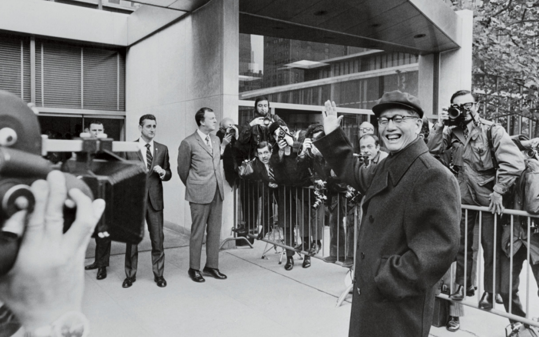 艰难曲折的"基辛格乔冠华会谈"