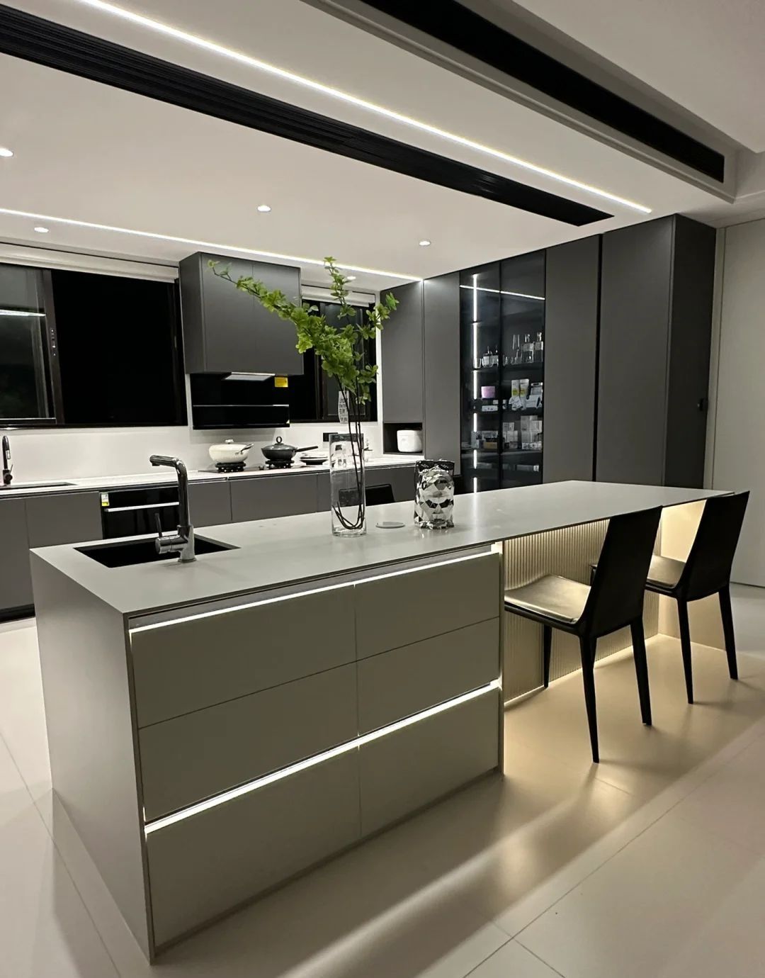 现代家居新风尚:开放式厨房的巧妙构思