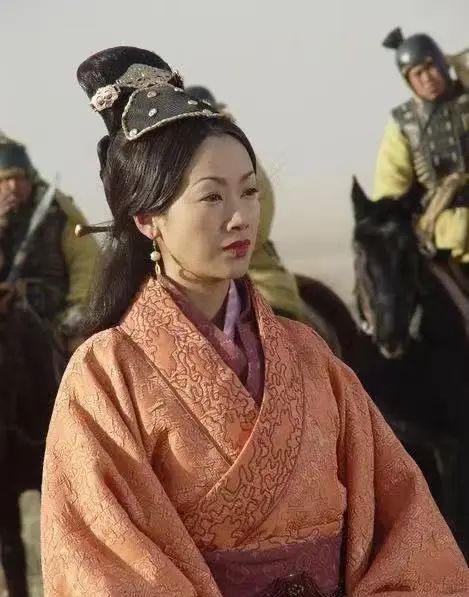 公元前194年,吕后想出一个惨绝人寰的酷刑,把戚夫人砍断四肢,挖去她