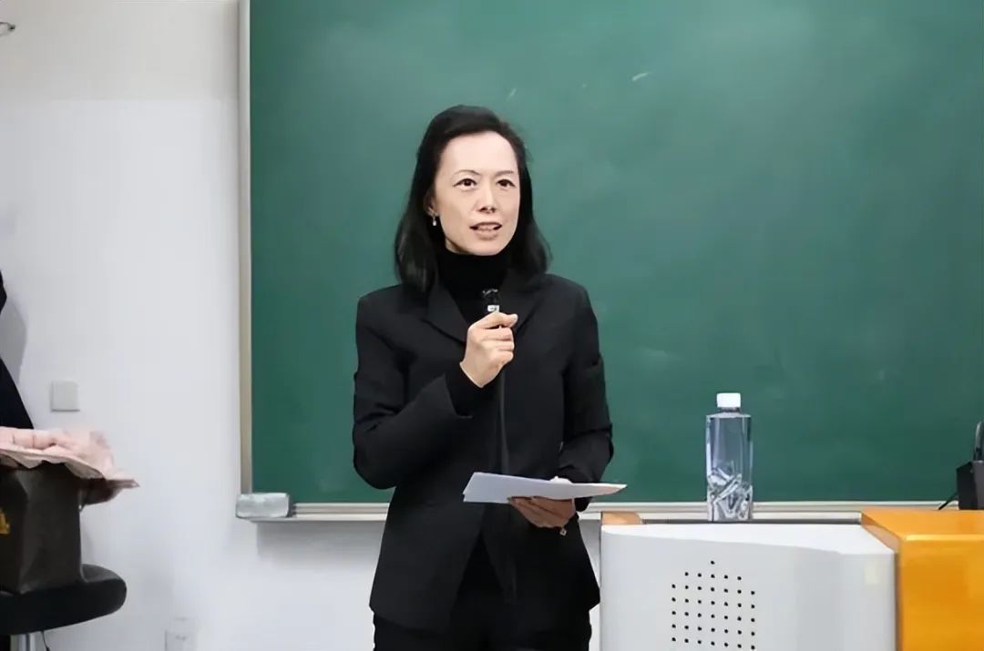 胡知鸷:"胡书记"的孙女,如今在商界"大放异彩"