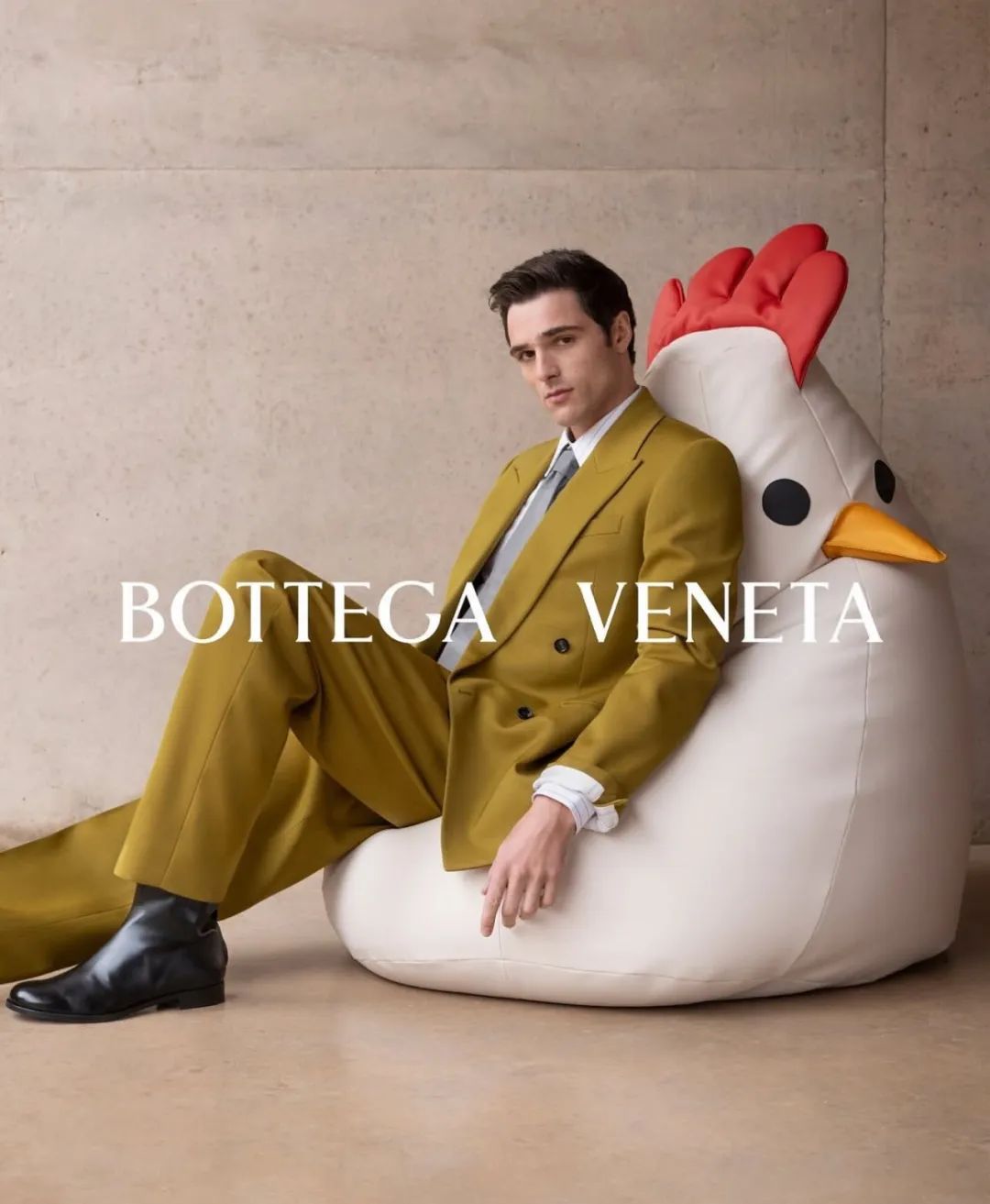 近日澳大利亚男演员jacob elordi雅各布·艾洛蒂在bottega veneta